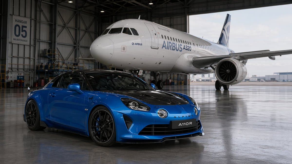 Фотореалистичное изображение спортивного автомобиля — промпт GPT-Image — результат промпта